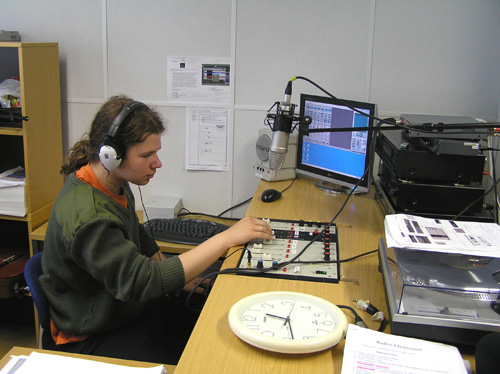 Radio Taajaman studiossa vuonna 2009